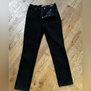 8L Black Gloria Vanderbilt Amanda Jeans